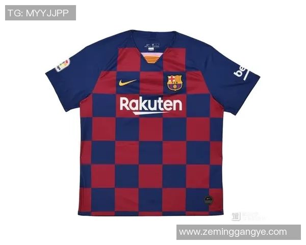 足球巨星亲自送球衣给球迷 温暖举动引发现场热烈反响