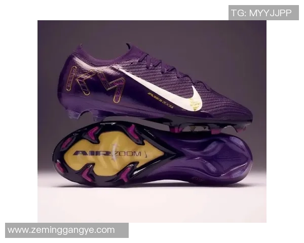 各大足球巨星专属足球鞋设计解析与靓照展示